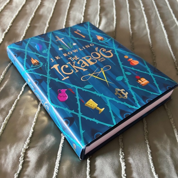The Ickabog by J.K.Rowling Hardcover British Version - Picture 4 of 4